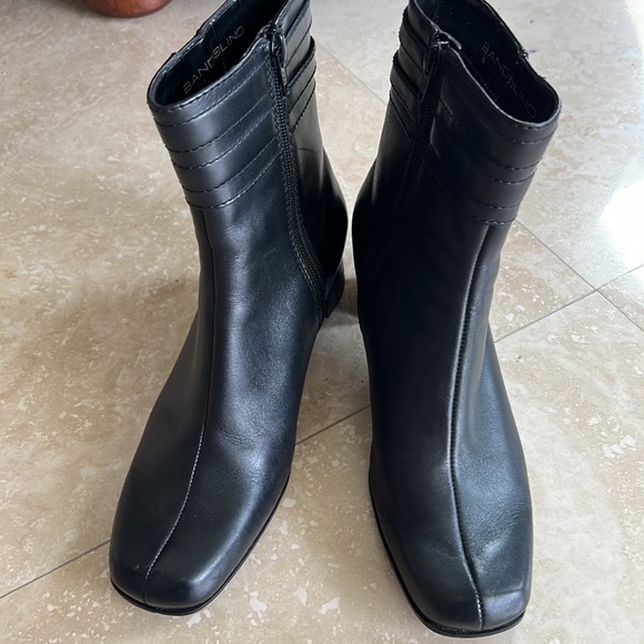 Bandolino Black boots - Picture 5 of 10